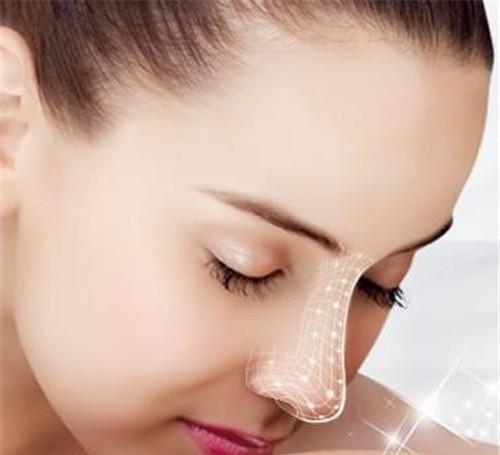 玻尿酸隆鼻优势和护理